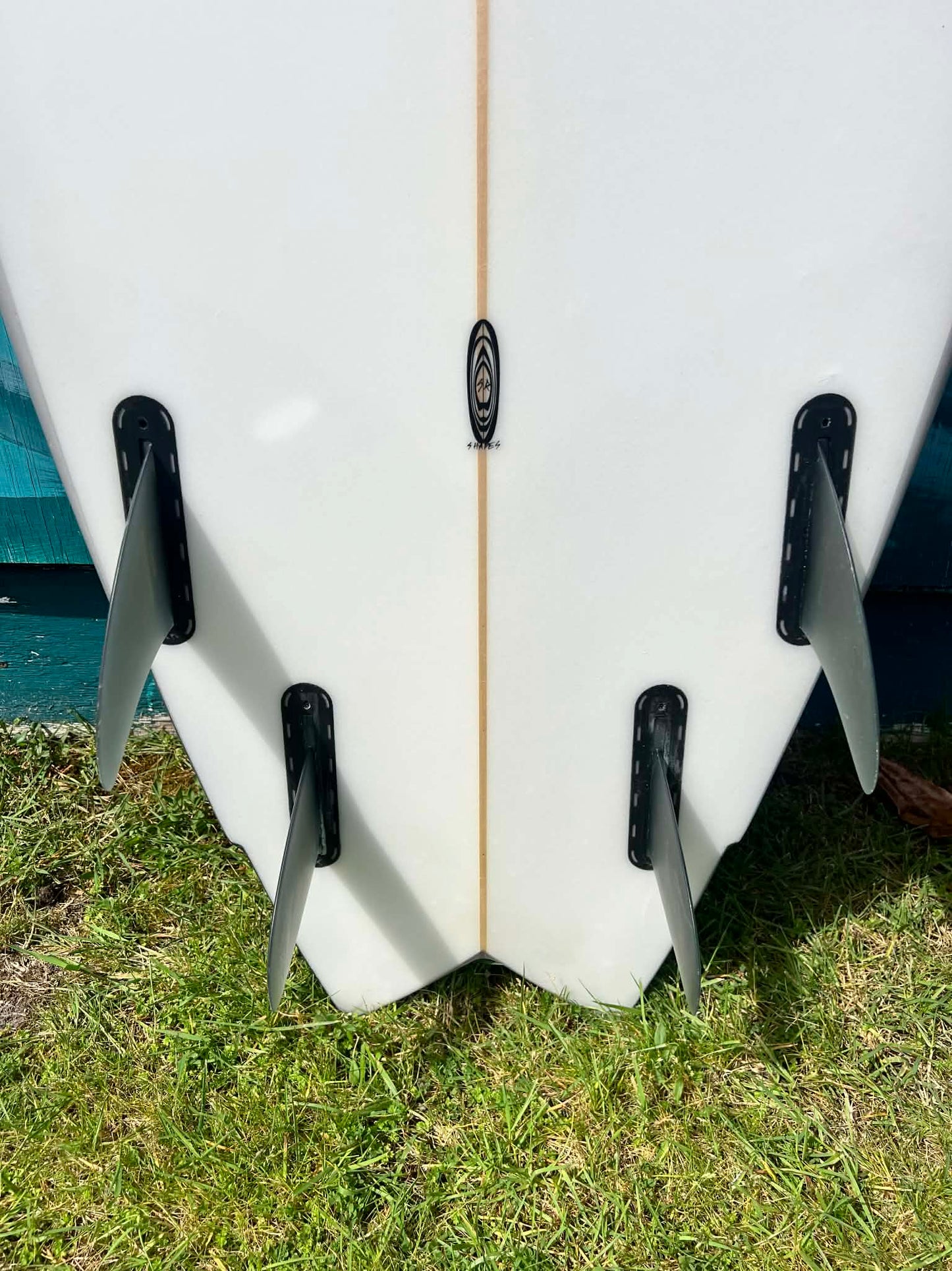 USED NWSD 6'10" Mega Fish Mid-Length Shortboard Surfboard - Fins