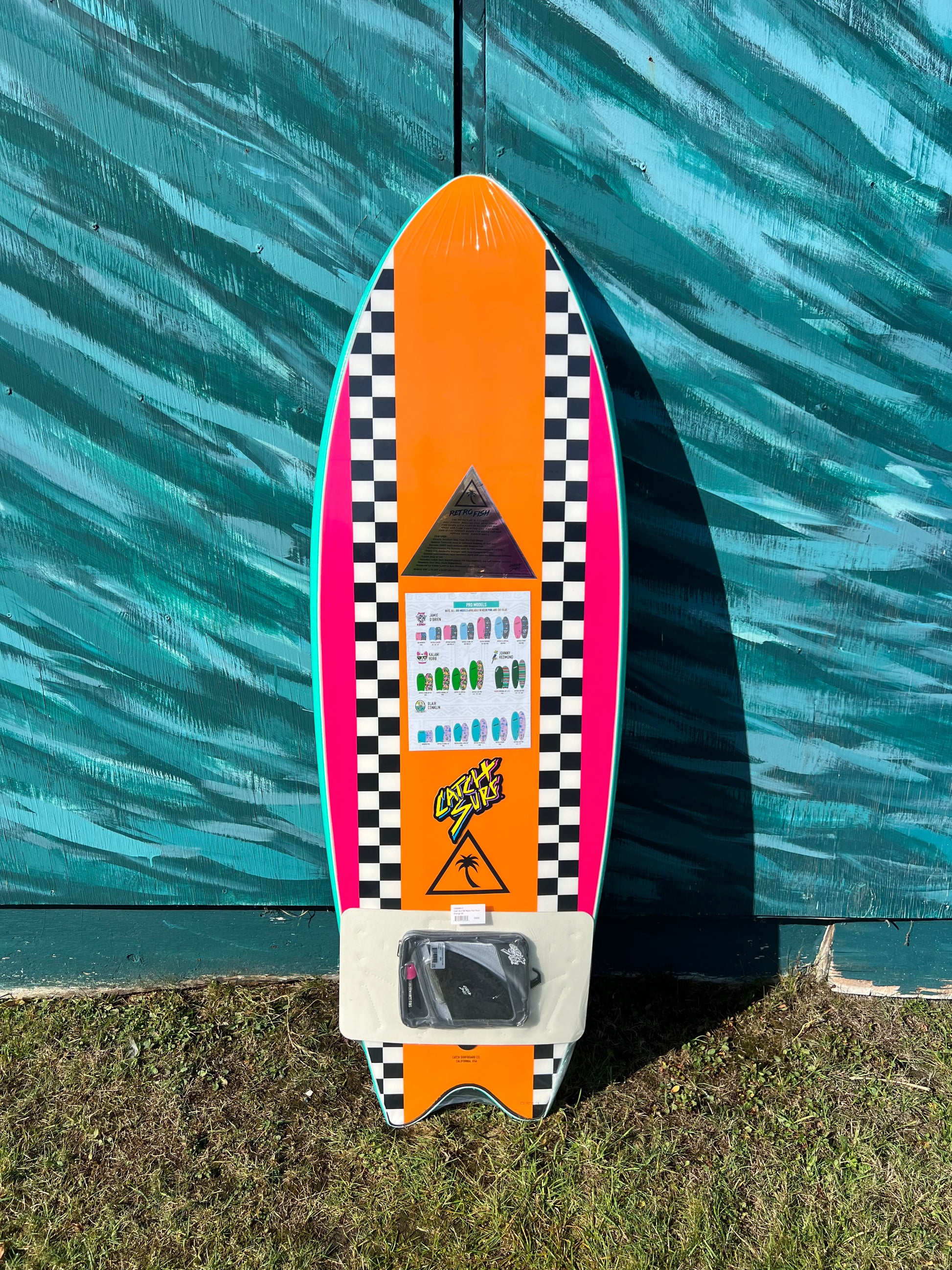 Catch Surf 5'6" Retro Fish Soft Shortboard Surfboard - Bottom